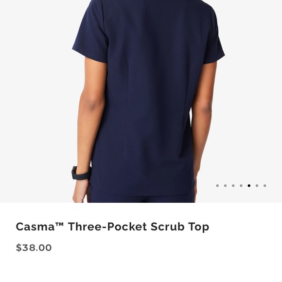 FIGS Casma three pocket scrub top in Navy - Picture 3 of 5